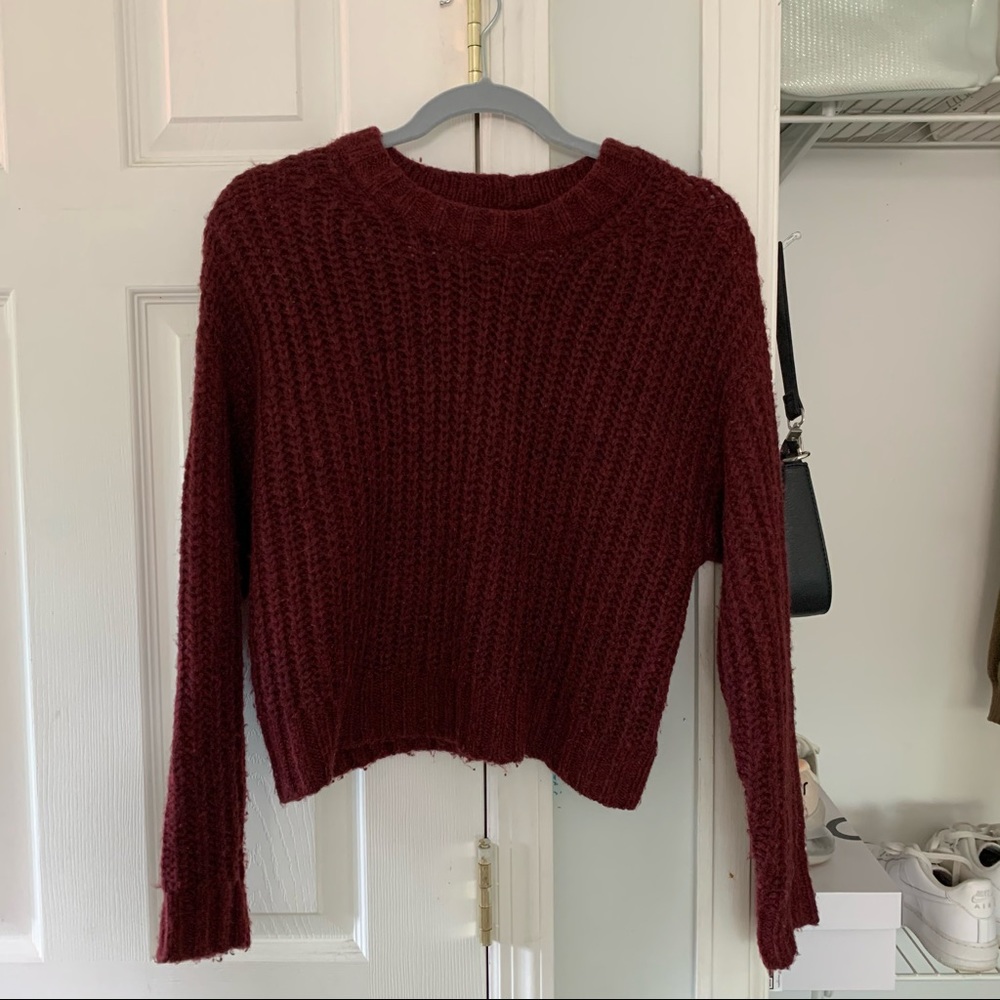 AMERICAN EAGLE MAROON SWEATER